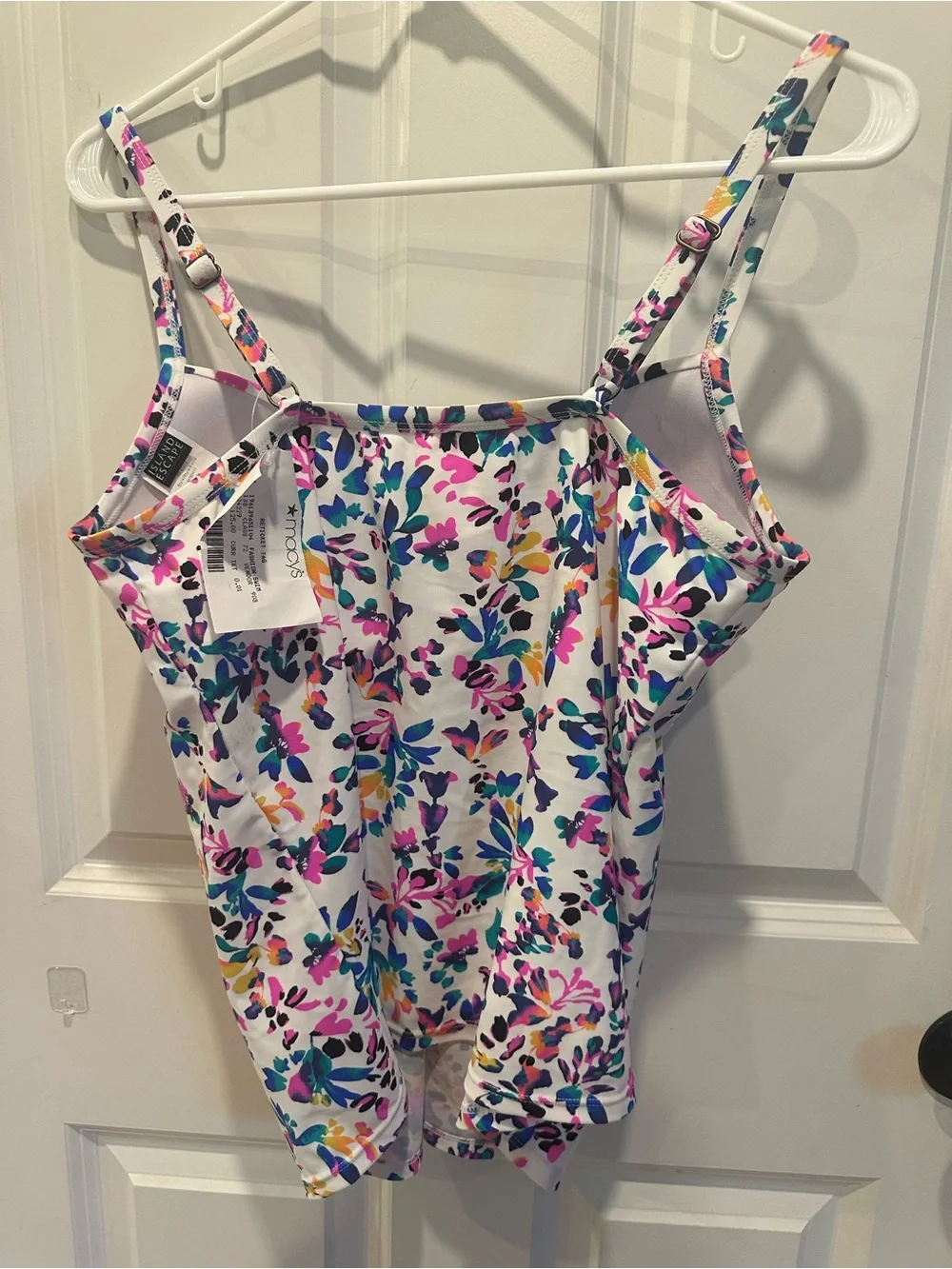 Island Escape Size 8 Tankini Floral Twist-Front Padded- Multicolor